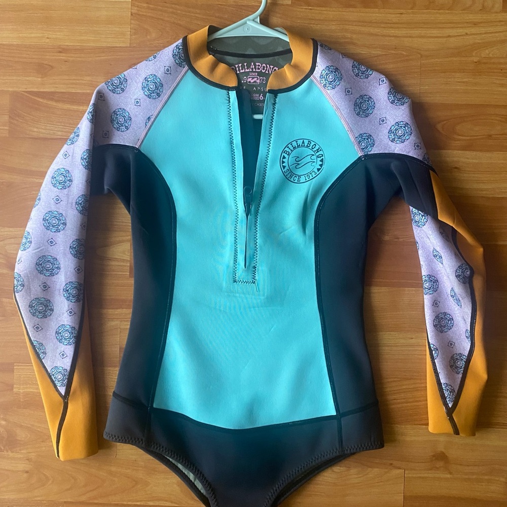 Billabong women’s springsuit